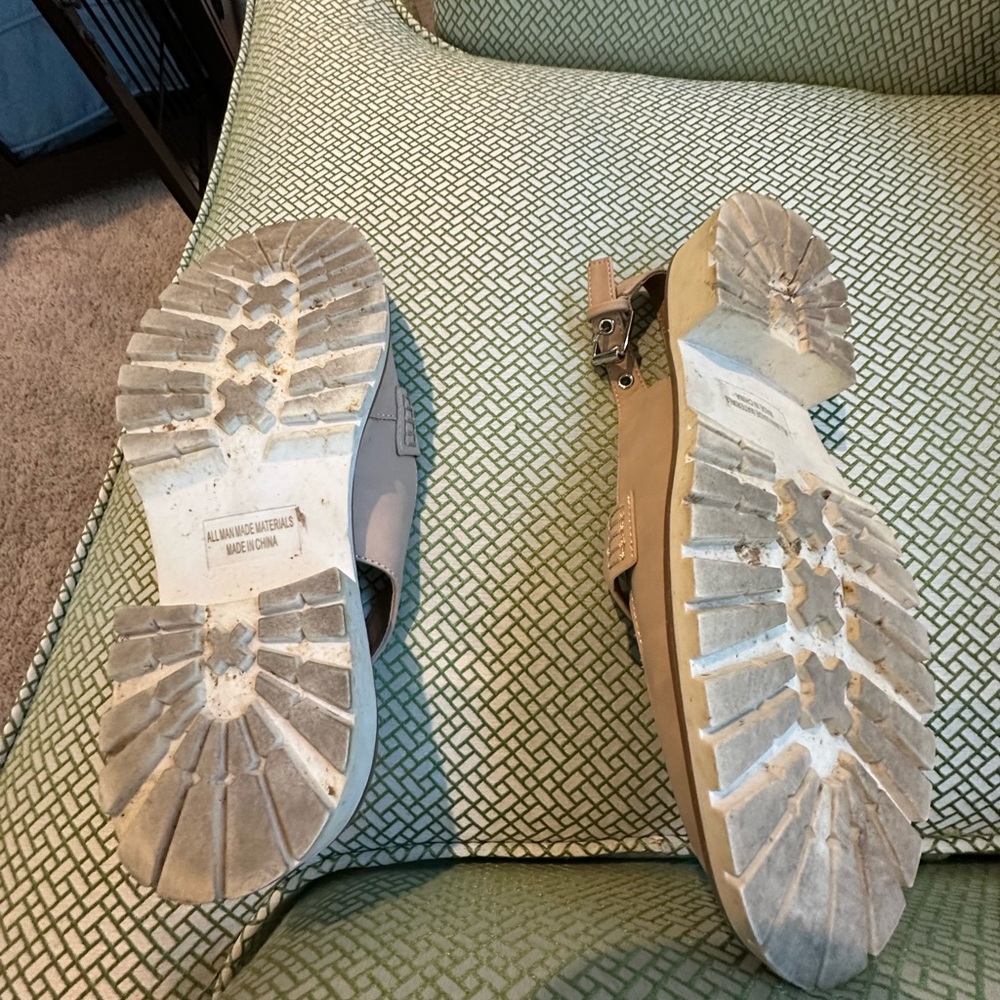 DV by Dolce Vita Tan Flats Sleek Loafers Slingback trendy EUC size 9 - Picture 3 of 3